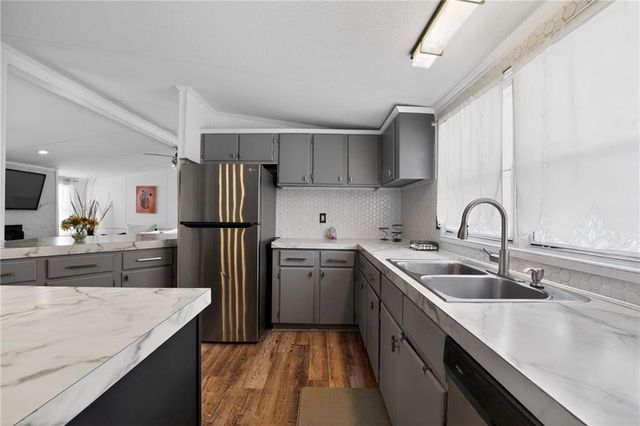 915 Bel Air Boulevard, Hampton, GA 30228