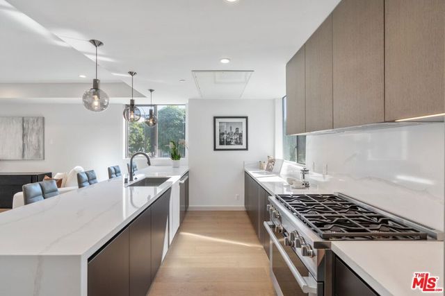 857 N Detroit Street, Los Angeles, CA 90046