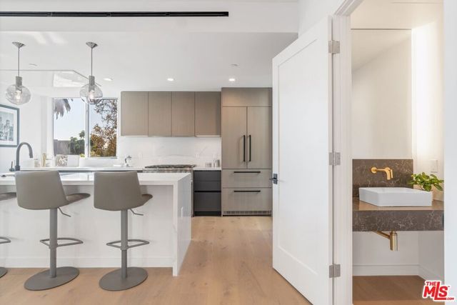 857 N Detroit Street, Los Angeles, CA 90046