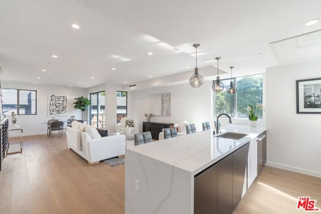 857 N Detroit Street, Los Angeles, CA 90046