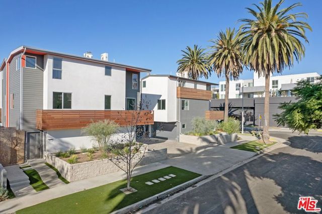 857 N Detroit Street, Los Angeles, CA 90046