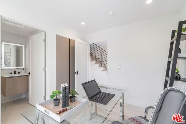 857 N Detroit Street, Los Angeles, CA 90046