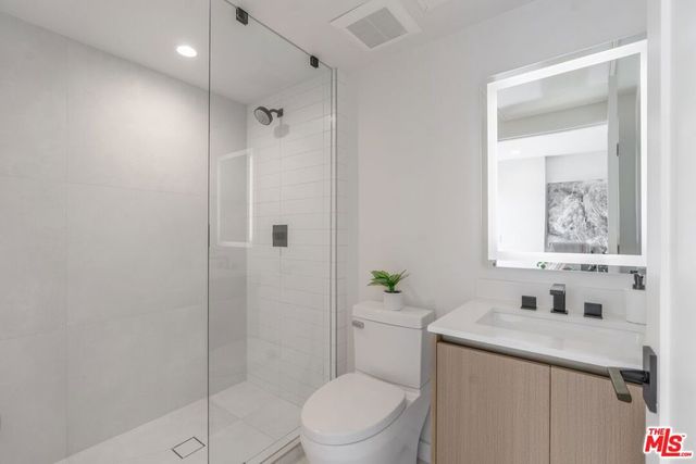 857 N Detroit Street, Los Angeles, CA 90046