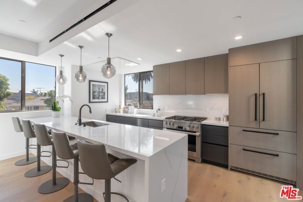 857 N Detroit Street, Los Angeles, CA 90046