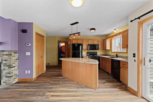 420 Monk Court, Chanhassen, MN 55317