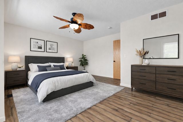 420 Monk Court, Chanhassen, MN 55317