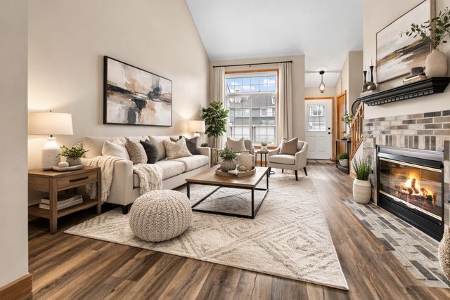 420 Monk Court, Chanhassen, MN 55317