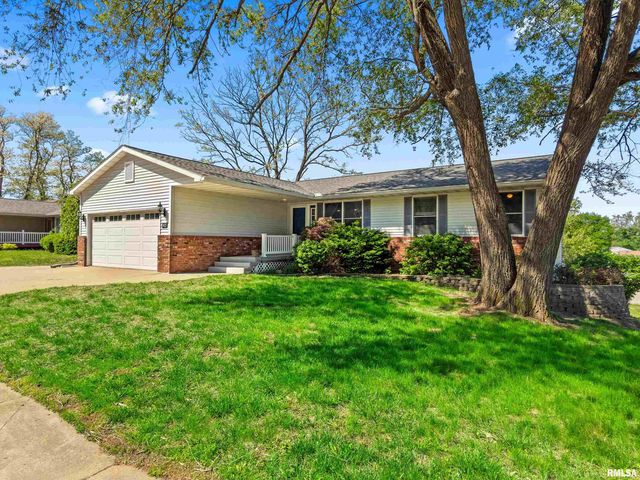 1415 N PARKWAY Drive, Pekin, IL 61554