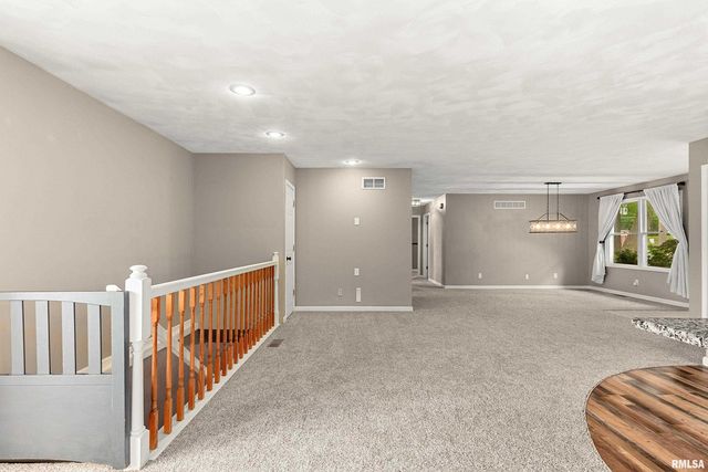 1415 N PARKWAY Drive, Pekin, IL 61554