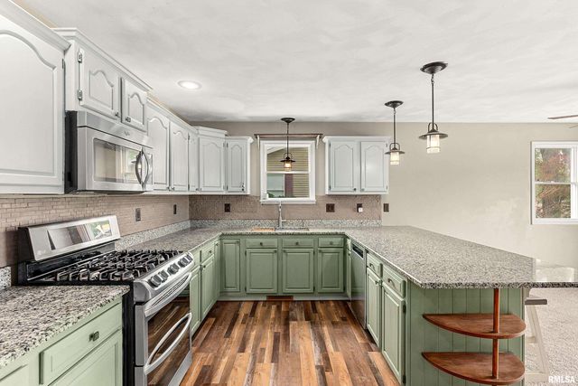 1415 N PARKWAY Drive, Pekin, IL 61554