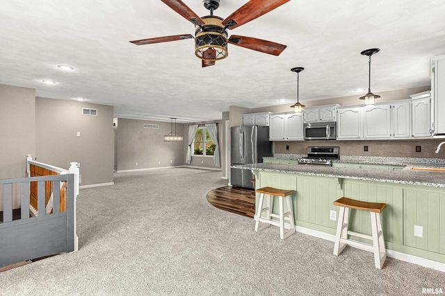 1415 N PARKWAY Drive, Pekin, IL 61554
