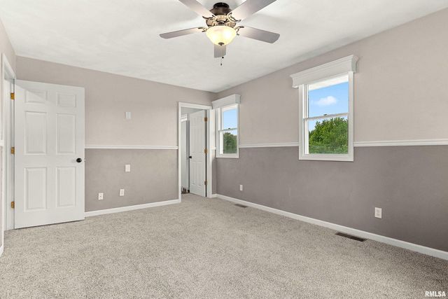 1415 N PARKWAY Drive, Pekin, IL 61554