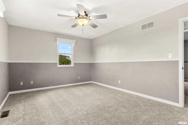 1415 N PARKWAY Drive, Pekin, IL 61554