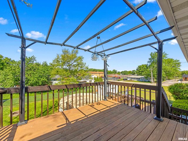 1415 N PARKWAY Drive, Pekin, IL 61554