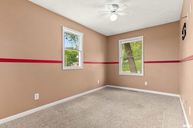 1415 N PARKWAY Drive, Pekin, IL 61554