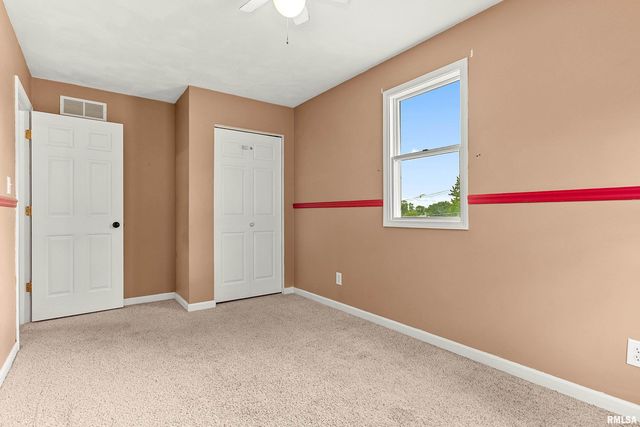 1415 N PARKWAY Drive, Pekin, IL 61554