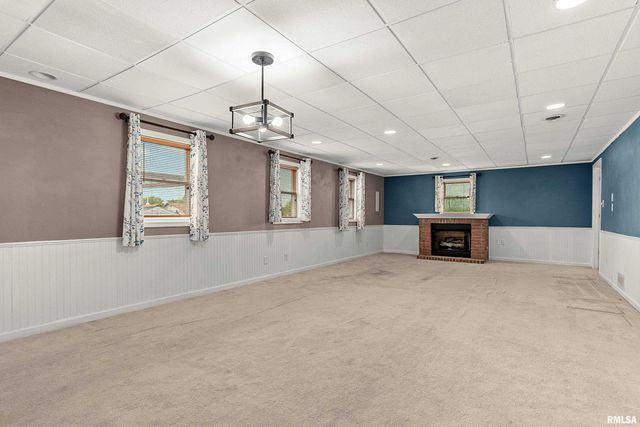 1415 N PARKWAY Drive, Pekin, IL 61554