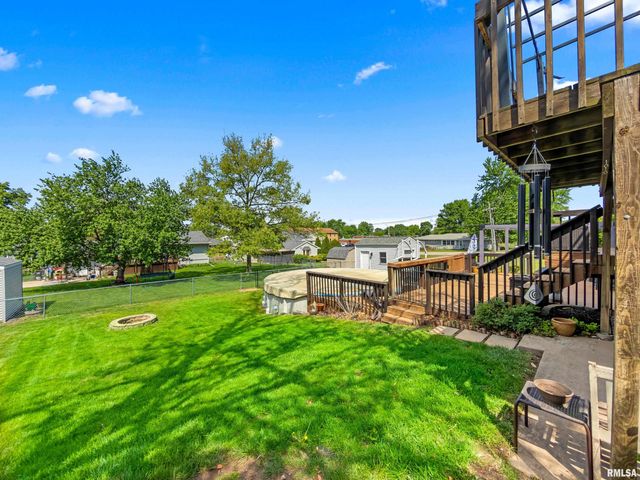 1415 N PARKWAY Drive, Pekin, IL 61554