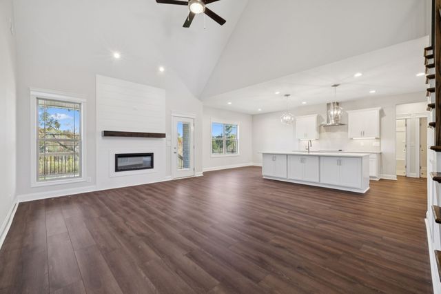 2895 Cooper Creek Rd, Woodlawn, TN 37191