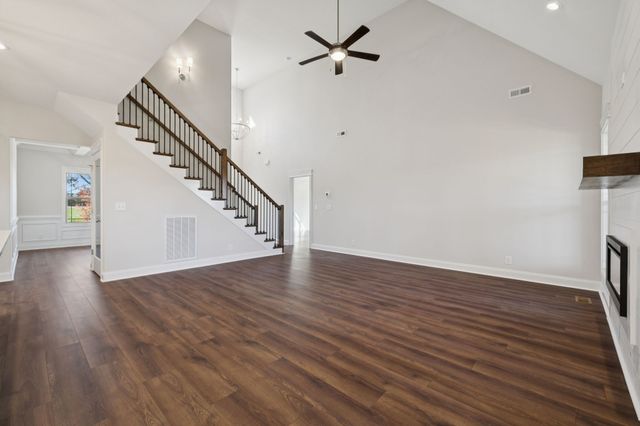 2895 Cooper Creek Rd, Woodlawn, TN 37191