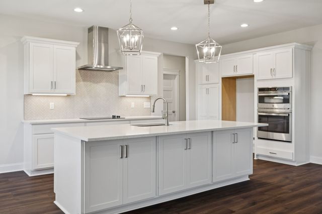 2895 Cooper Creek Rd, Woodlawn, TN 37191