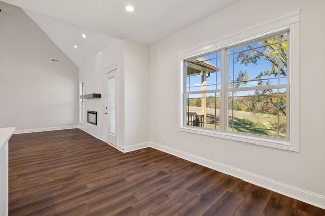 2895 Cooper Creek Rd, Woodlawn, TN 37191