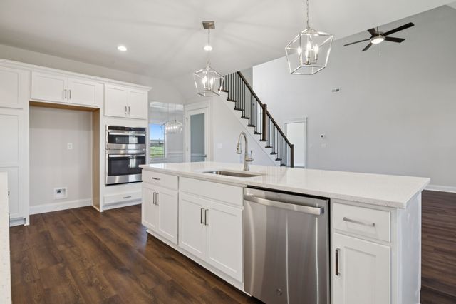 2895 Cooper Creek Rd, Woodlawn, TN 37191