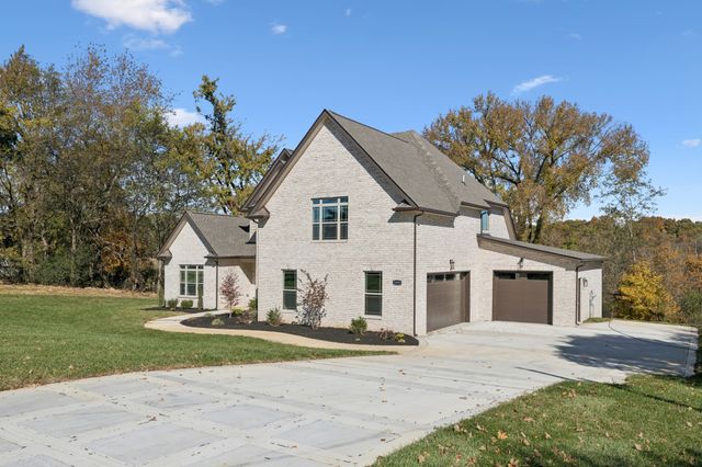 2895 Cooper Creek Rd, Woodlawn, TN 37191