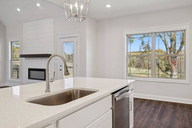 2895 Cooper Creek Rd, Woodlawn, TN 37191