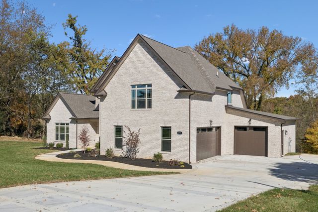 2895 Cooper Creek Rd, Woodlawn, TN 37191