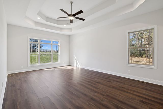 2895 Cooper Creek Rd, Woodlawn, TN 37191