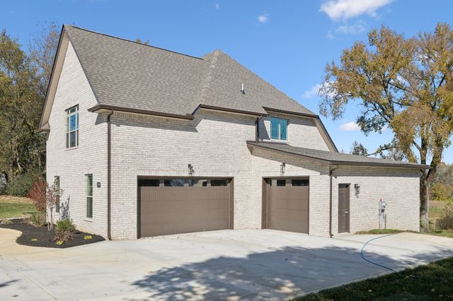 2895 Cooper Creek Rd, Woodlawn, TN 37191