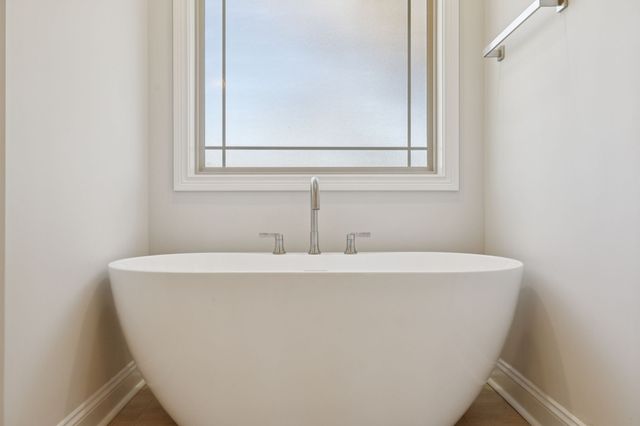 2895 Cooper Creek Rd, Woodlawn, TN 37191