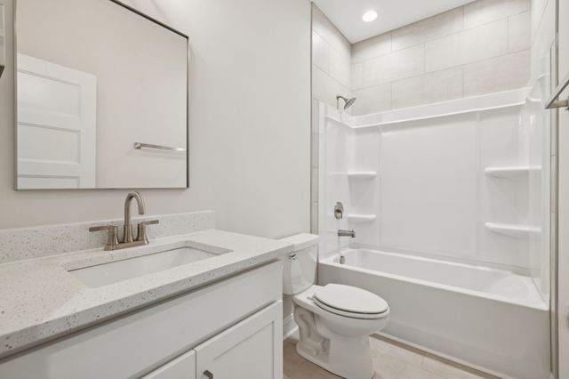 2895 Cooper Creek Rd, Woodlawn, TN 37191