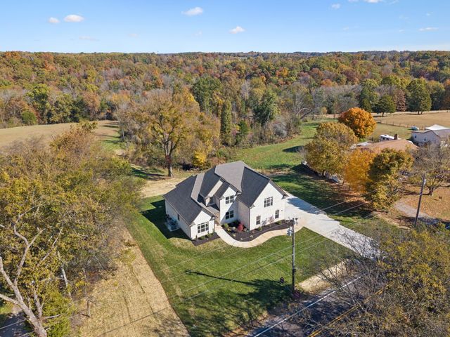 2895 Cooper Creek Rd, Woodlawn, TN 37191