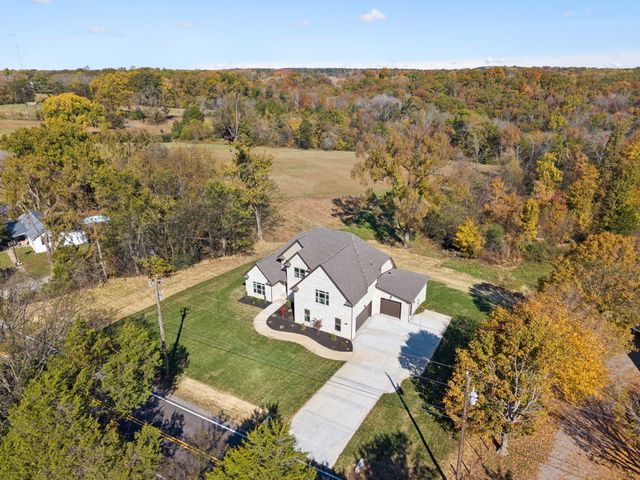 2895 Cooper Creek Rd, Woodlawn, TN 37191