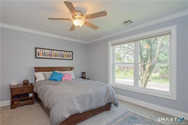 2 Bishop Road 201, West Hartford, CT 06119