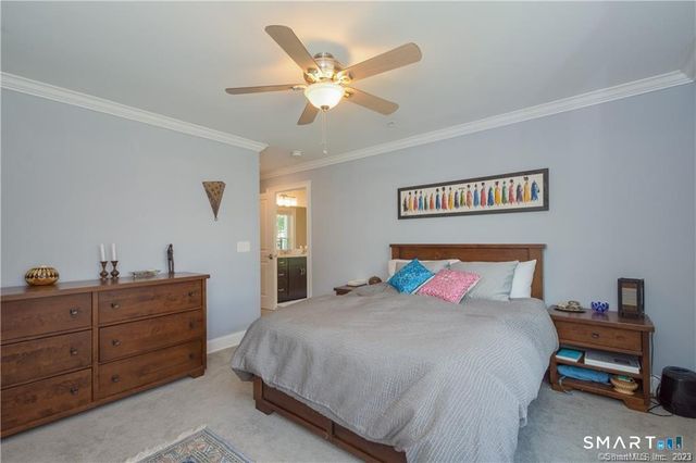 2 Bishop Road 201, West Hartford, CT 06119