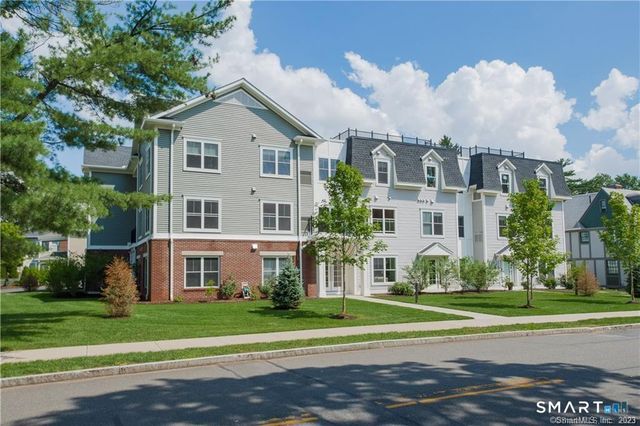 2 Bishop Road 201, West Hartford, CT 06119