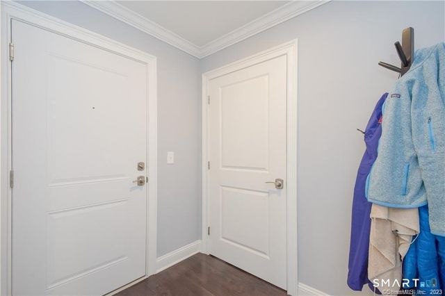2 Bishop Road 201, West Hartford, CT 06119
