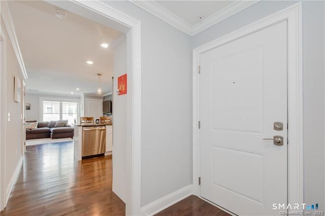 2 Bishop Road 201, West Hartford, CT 06119