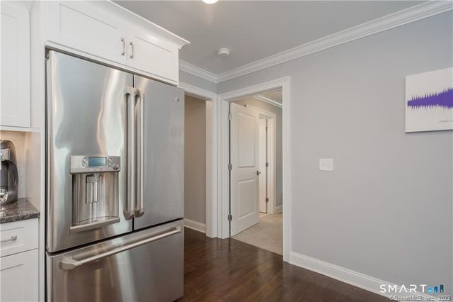 2 Bishop Road 201, West Hartford, CT 06119
