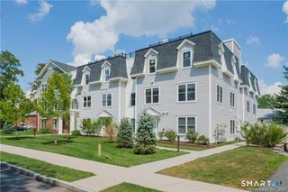 2 Bishop Road 201, West Hartford, CT 06119