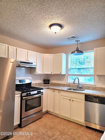 58 Madison Court, Tinton Falls, NJ 07712