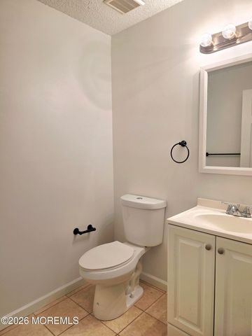 58 Madison Court, Tinton Falls, NJ 07712