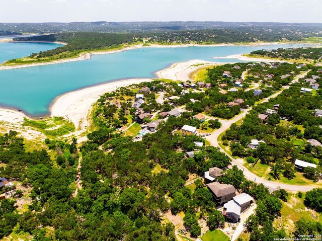 1216 LAKEBREEZE DR, Canyon Lake, TX 78133
