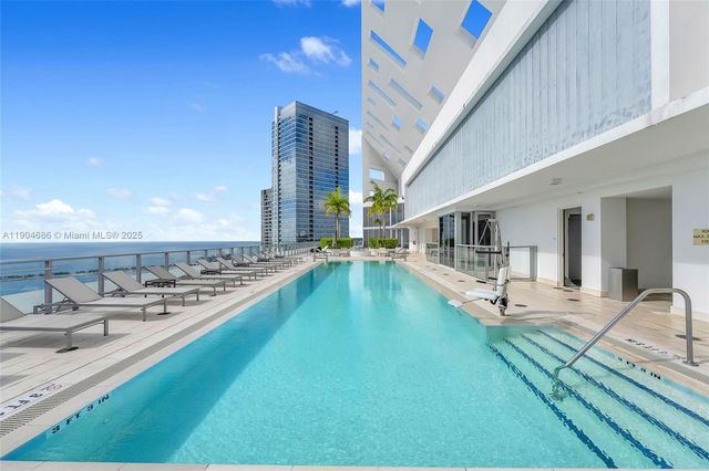 1300 Brickell Bay Dr 2403, Miami, FL 33131