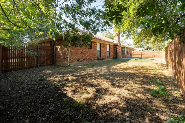 2617 Nantucket Court, Bedford, TX 76022