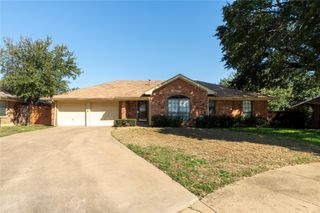 2617 Nantucket Court, Bedford, TX 76022