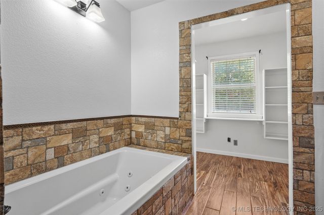 312 Roosevelt Avenue, Wagoner, OK 74467
